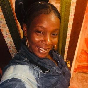 Meet your Posher, Laticia